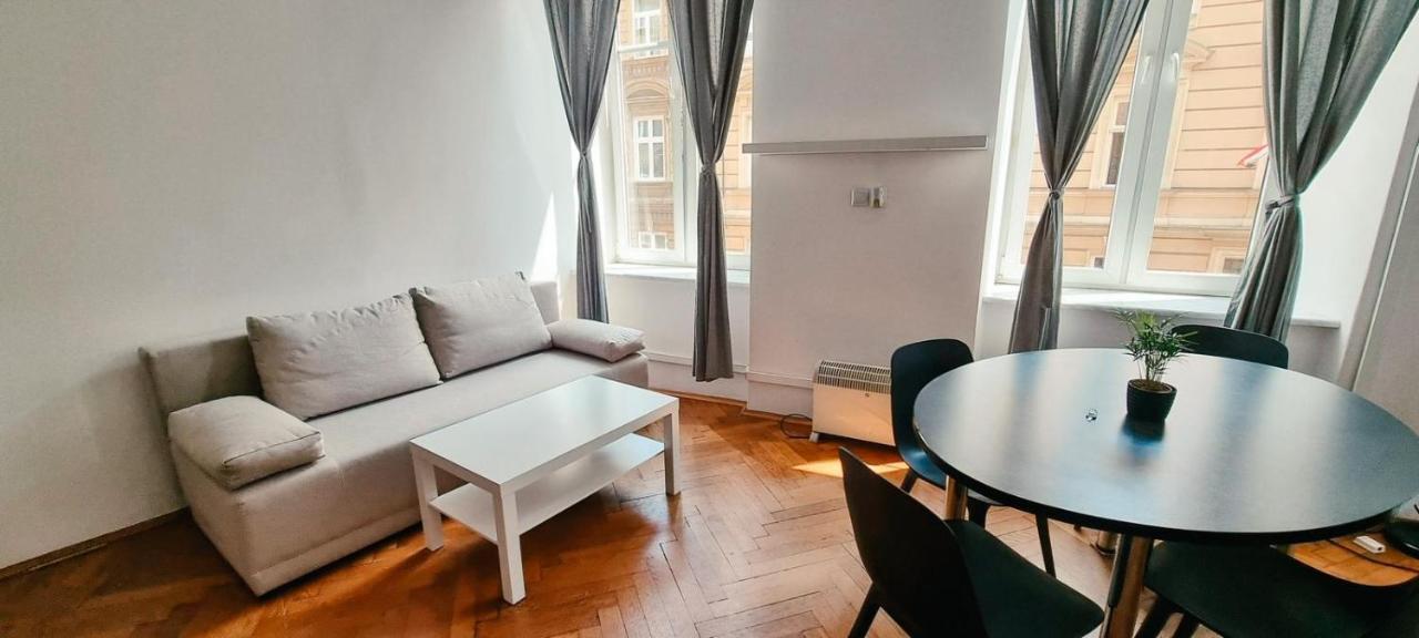 Batorego Apartment Krasków Εξωτερικό φωτογραφία